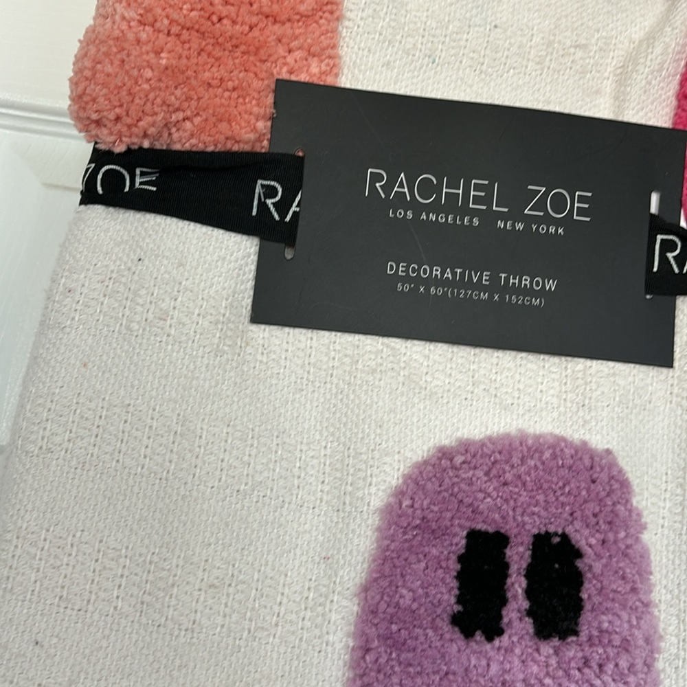 Viral TikTok Ghost Throw Blanket - Picture 6 of 8